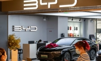 华为汽车版图再升级：乾崑ADS 4高速L3商用解决方案发布 鸿蒙智行首聚八款车型